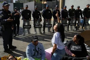 إطلاق سراح 17 معتقلاً سياسياً في فنزويلا وسط ترقب حسم قانون العفو العام