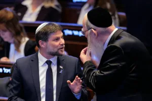 سموطريتش يدعو لتشجيع هجرة الفلسطينيين ويلوح بإلغاء اتفاقات أوسلو وفرض السيادة على الضفة