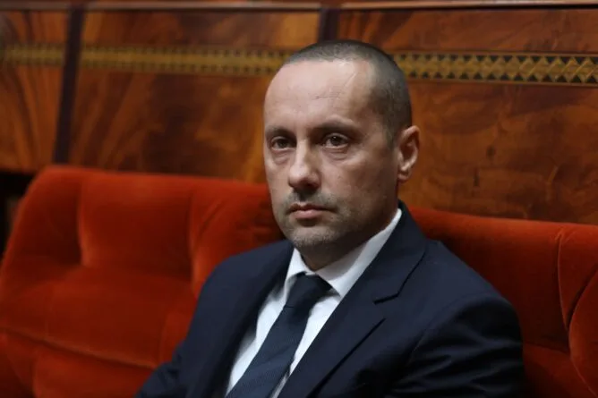 التنقيط إداري يثير الجدل بمستشفى ابن سينا بين اتهامات بالانتقام ونفي رسمي يستند إلى المردودية