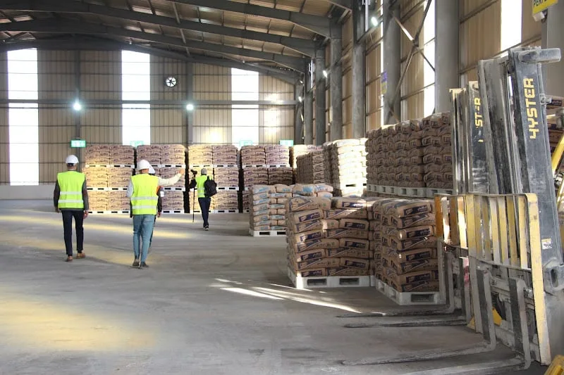 سوق الإسمنت بالمغرب بين تمركز الإنتاج وهيمنة الكبار ودعوات لتعزيز المنافسة والابتكار