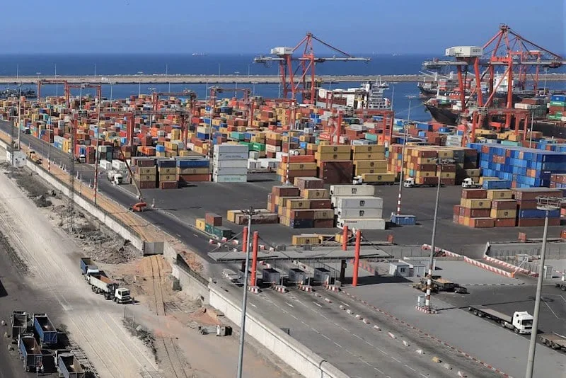 العجز التجاري يتفاقم مطلع 2026 رغم تحسن قطاعي السيارات والطيران