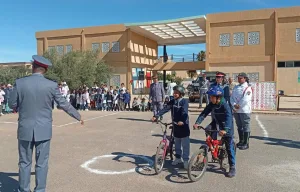وجدة :    بمشاركة الدرك الملكي … مدرسة عبد المومن جماعة بني درار تحتفل باليوم الوطني للسلامة الطرقية بورشات تطبيقية لتلاميذها