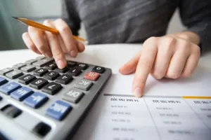 إطلاق برنامج أذون الخزينة لعام 2026 لتعزيز التدبير النشيط للدين الداخلي وتنشيط السوق المالية