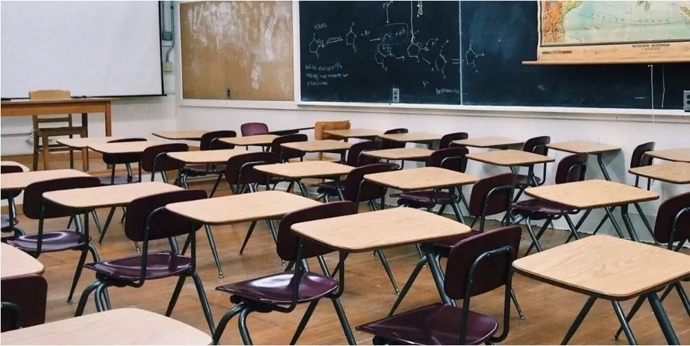 الطقس يفرض كلمته بالقنيطرة :     تعليق الدراسة بعدة لأيام بسبب مخاطر الفيضانات