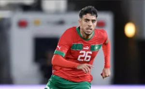 شادي رياض قلب الدفاع المغربي الموهوب يطوي صفحة المعاناة ويعود إلى الواجهة في الدوري الإنجليزي