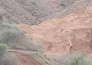 مقلع جماعة أولاد داوود بالناظور … اتهامات خطيرة تُفجّر ملف “مافيا الرمال” وتطرح سؤال المحاسبة والسلطة الغائبة رغم صدور قرار سحب الرخصة !!