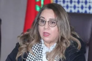 فاطمة سعدي تكتب :     حين تتخفى التفاهة بثوب الصحافة