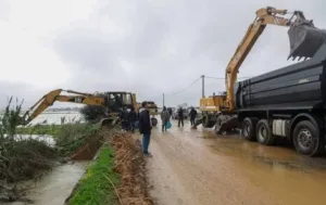 نشرة إنذارية :      أمطار قوية جدا باللوكوس والشمال والغرب … ورياح عاصفية بالشرق !!