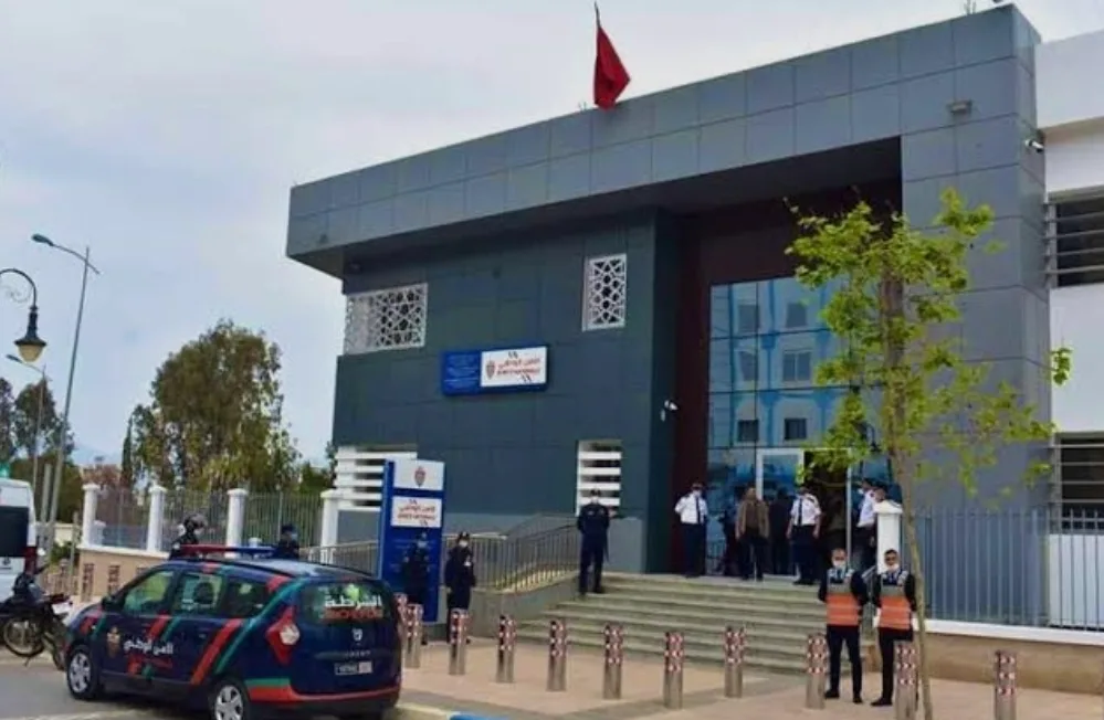 الحسيمة :      نائبة رئيس جهة الشمال “جيهان الخطابي” تواجه الشرطة القضائية متسلحة بالنفوذ بعد أسابيع من الغياب