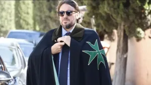 إسبانيا :     من الميناء إلى القصر؟ شبكة كوكايين دولية تُسقط مسؤولًا أمنيًا وتزجّ بابن عم الملك في الواجهة