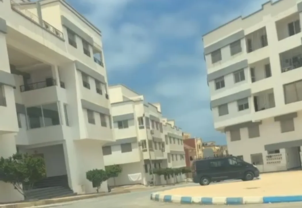 وجدة :    فضيحة عقارية جديدة للكارتيل والمقاول صلاح الدين المومني … وهذه المرة في مشروع سكني مشبوه بجماعة رأس الماء