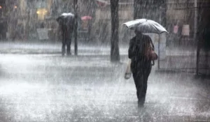 نشرة إنذارية :     أمطار قوية بالجهة الشرقية والواجهة المتوسطية وأقاليم الشمال والغرب