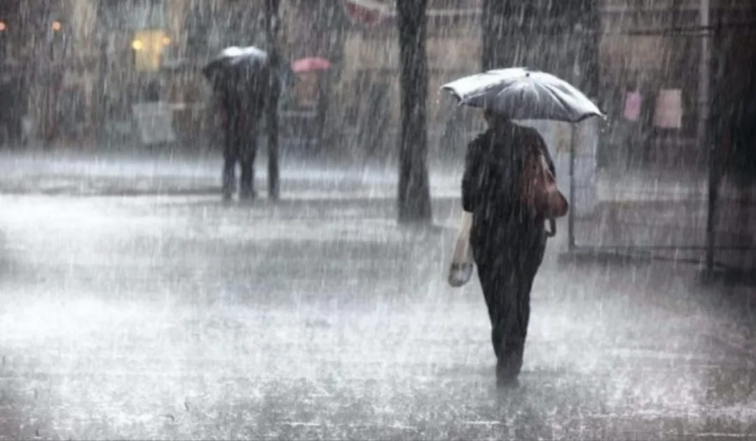 نشرة إنذارية :     أمطار قوية بالجهة الشرقية والواجهة المتوسطية وأقاليم الشمال والغرب