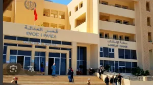 وجدة :     فضيحة كبرى وبالدليل تدين موثقة بارزة في شبكة “كارتيل عقاري فاسد” ورط منظومة كاملة مع سبق الإصرار