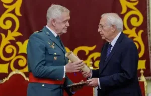 مليلية :      تكريم المدير العام المساعد للحرس المدني بلقب “مواطن فخري”