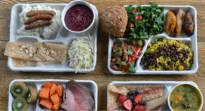 حرب الأطباق في إسبانيا … فوكس يشعل معركة الهوية من بوابة “الطعام الحلال” الخاصة بالتلاميذ المسلمين