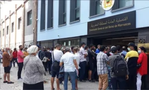 تعمل حتى في الويكاند … تعبئة قنصلية مغربية ببرشلونة تواكب تسوية أوضاع المهاجرين وتفتح أبواب الأمل للإقامة القانونية في إسبانيا