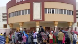 الناظور :      ضمنهم عضو جماعي … مثول أكثر من 30 متهما في جريمة قتل إبن عضو جماعة سلوان أمام قاضي التحقيق