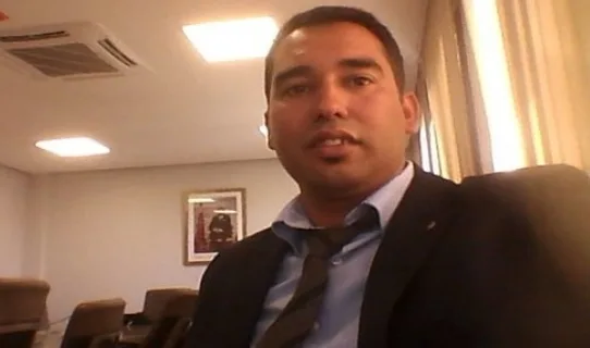 تاونات تهتز :    كسر أنف رئيس جماعة عين مديونة في اعتداء صادم خلال افتتاح دوري رمضاني