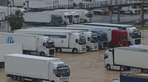 إسبانيا: ميناء الجزيرة الخضراء ينجح في تفكيك أزمة الشاحنات بعد العواصف الأخيرة