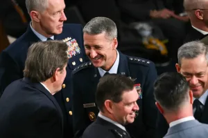 تباينات داخل واشنطن بشأن خيار ضرب إيران وتحذيرات عسكرية من صراع طويل