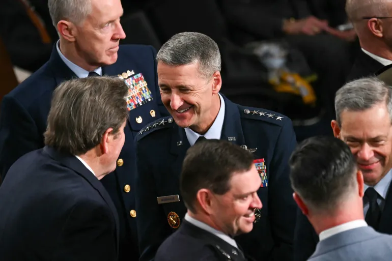 تباينات داخل واشنطن بشأن خيار ضرب إيران وتحذيرات عسكرية من صراع طويل