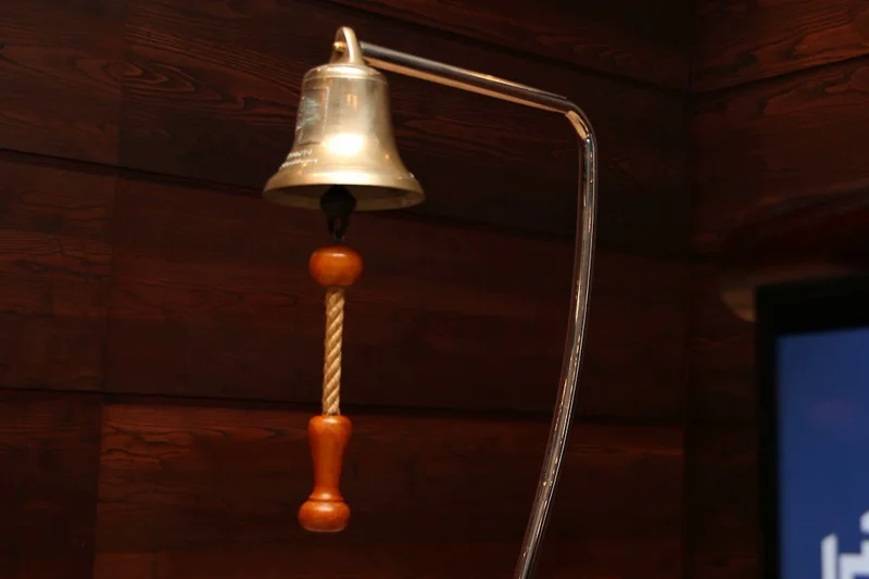 بورصة الدار البيضاء تفتتح الجلسة على نغمة خضراء… “مازي” يستعيد عافيته ويعوض جزءاً من خسائر الأمس