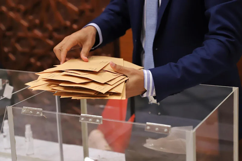 الداخلية تشدد الرقابة على دعم الجمعيات والتشغيل العرضي لقطع الطريق على التوظيف الانتخابي