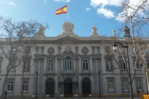 حكم إسباني بتعويض أسرة شاب مغربي يسلط الضوء على تعقيدات المسؤولية المدنية العابرة للحدود