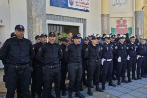 تحية العلم بالقصر الكبير تتوّج جهود الأمن بعد تعبئة مكثفة لمواجهة الفيضانات