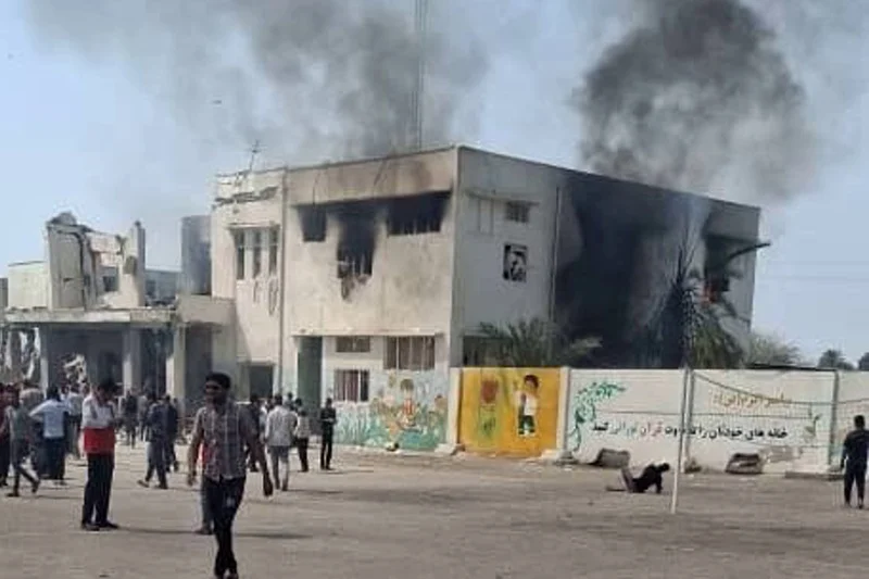 غارة إسرائيلية على مدرسة في جنوب إيران تخلّف عشرات الضحايا