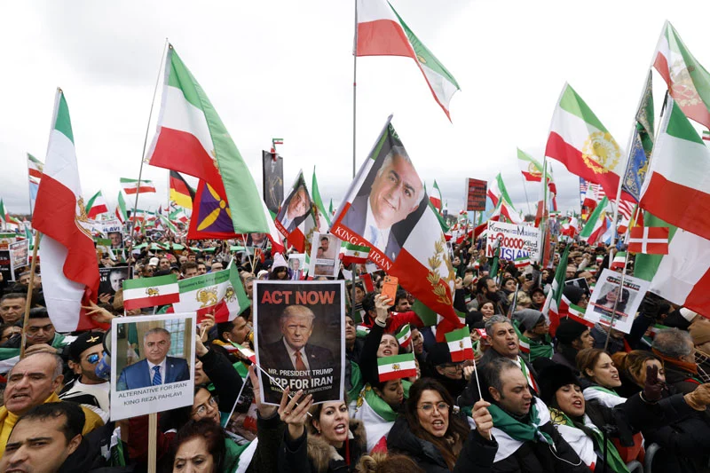 من ميونخ : أنصار الأمير رضا بهلوي يصعّدون دعوات الضغط الدولي على طهران