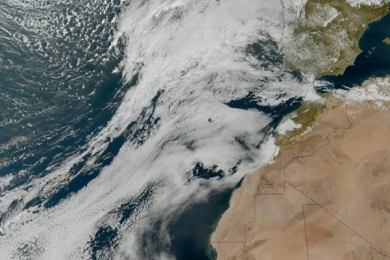 منخفض جوي يعيد الأمطار والثلوج ويضع عددا من الأقاليم تحت يقظة برتقالية