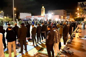 التوفيق يشدد على انضباط الأئمة..التزام صارم  بالسدل والخطبة الموحدة ورفع الدعاء