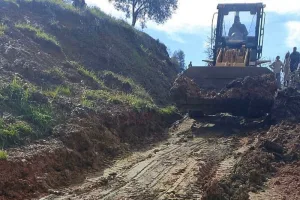 تدخلات ميدانية لإعادة فتح طرق شفشاون وتأمين التنقل بعد التقلبات الجوية