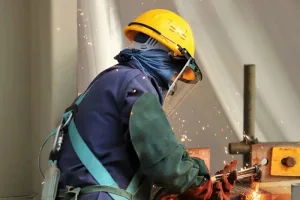 نقابات مغربية ترفع “الفيتو” في وجه تعديل مدونة الشغل وتحذر من المساس بحقوق الأجراء في نهاية الولاية الحكومية