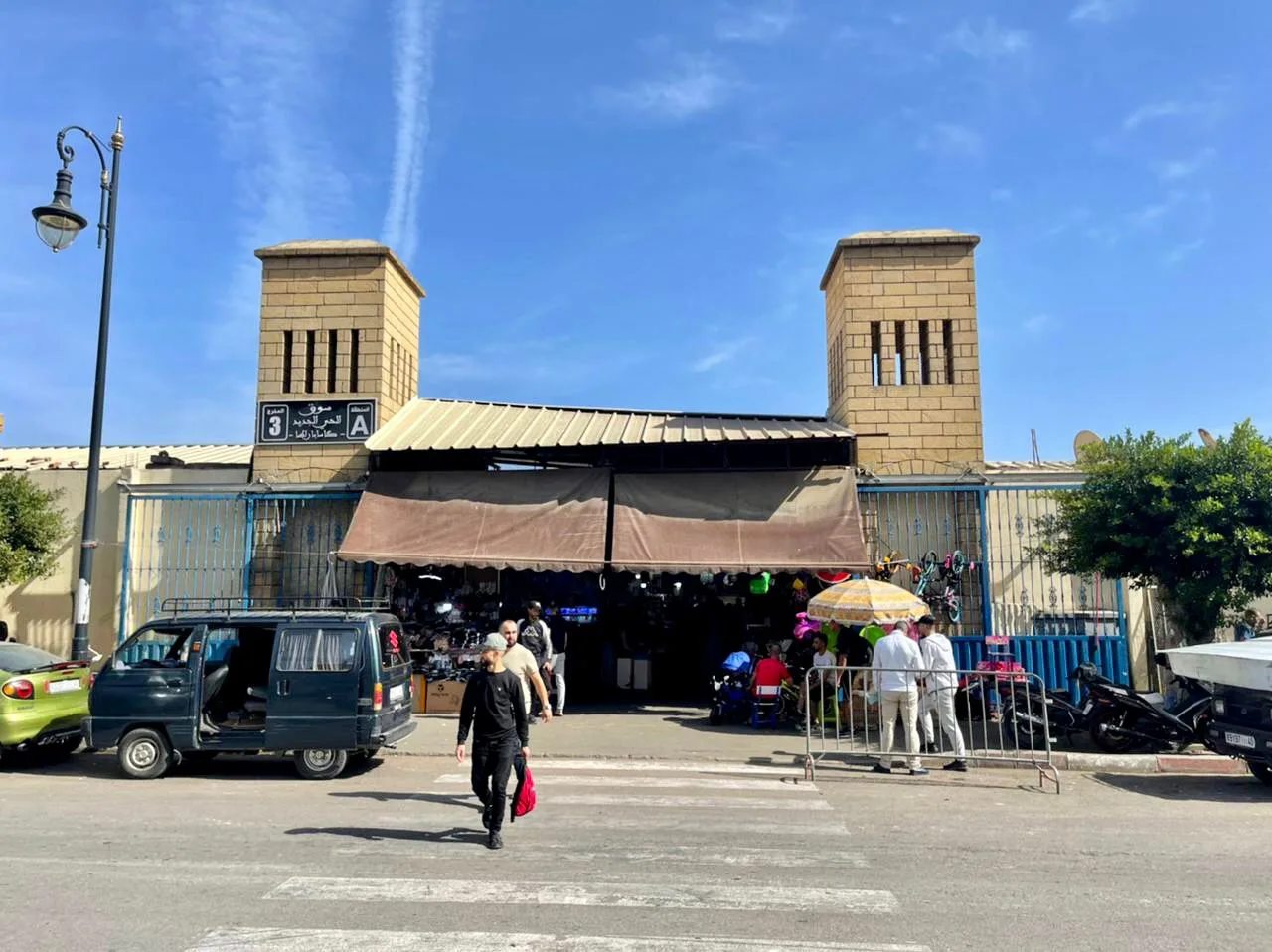 طنجة :    ركود غير مسبوق في أسواق ملابس العيد يثقل كاهل التجار