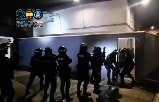 إسبانيا تحت ضغط “مافيا المخدرات”… 244 اعتداءً يهزّ هيبة الأمن في بوابة جبل طارق