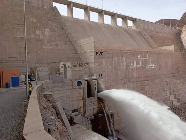 زاكورة : طلقة مائية من سد أكدز تنعش آمال واحات درعة في مواجهة الجفاف