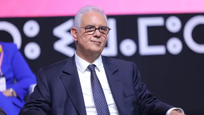 بركة من العرائش يطلق إشارات انتخابية مبكرة ويستعرض أوراش الحكومة