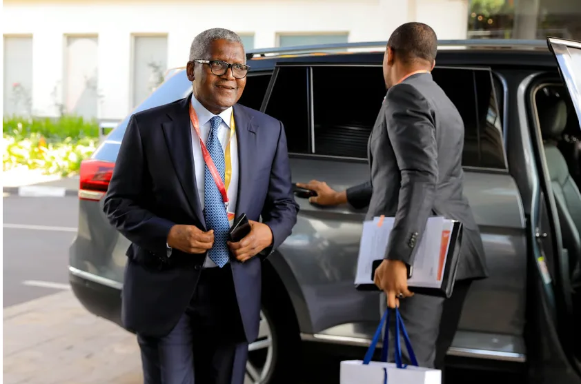 كوت ديفوار، الكاميرون، غانا… كيف تُسرّع حرب الشرق الأوسط توسّع “مصفاة الملياردير دانغوتي” في إفريقيا