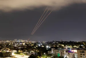 هجوم كبير لإيران على إسرائيل بعد مقتل المرشد الإيراني الأعلى علي خامنئي