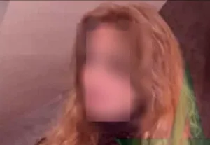 وجدة :     جدل واسع يحيط بالمحامية “باربي العجوز” بسبب تجاوزات قانونية مثيرة للجدل