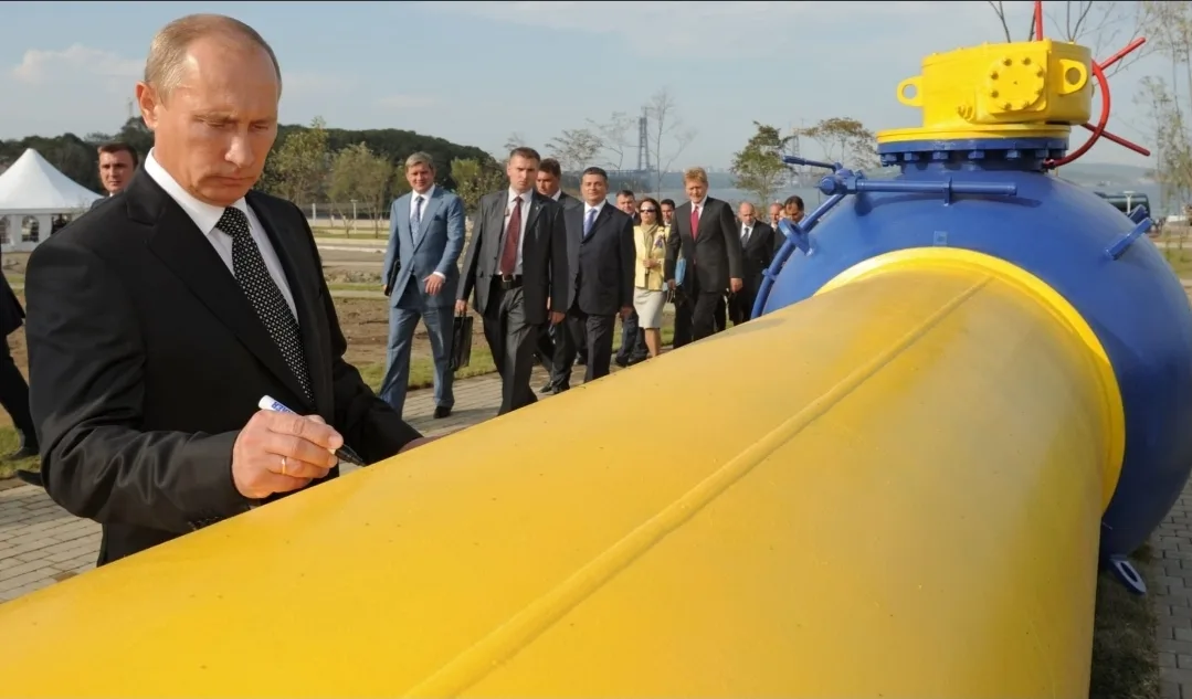 بوتين يلوّح إلى وقف إمدادات الغاز إلى أوروبا وسط تصاعد التوتر بعد استهداف ناقلة في المتوسط