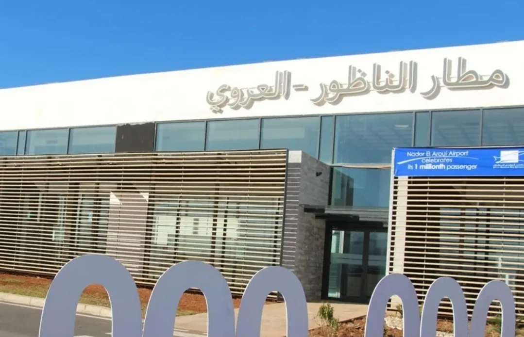 الناظور :    توقيف ناشط من الحسيمة بمطار العروي بعد إنتقاده لرئيس جماعة النكور بسبب الوحدة الترابية للمملكة !