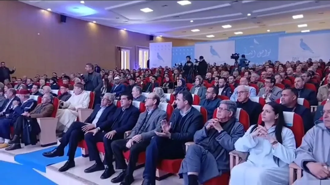 في لقاء وجدة :    الحمامة العرجاء تحلّق فوق الشرق … وعود شوكي رئيس التجمع الوطني للأحرار تتكاثر والتنمية ما تزال متعثرة تبحث عن مدرج للهبوط