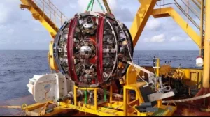 نيوترينو غامض قادم من أعماق الكون … علماء يرجّحون أن مصدره مجرات بعيدة بثقوب سوداء عملاقة