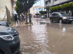 الناظور :    قطرات مطر تفضح المستور… شوارع قلب المدينة تتحول إلى برك مائية أمام أعين المسؤولين