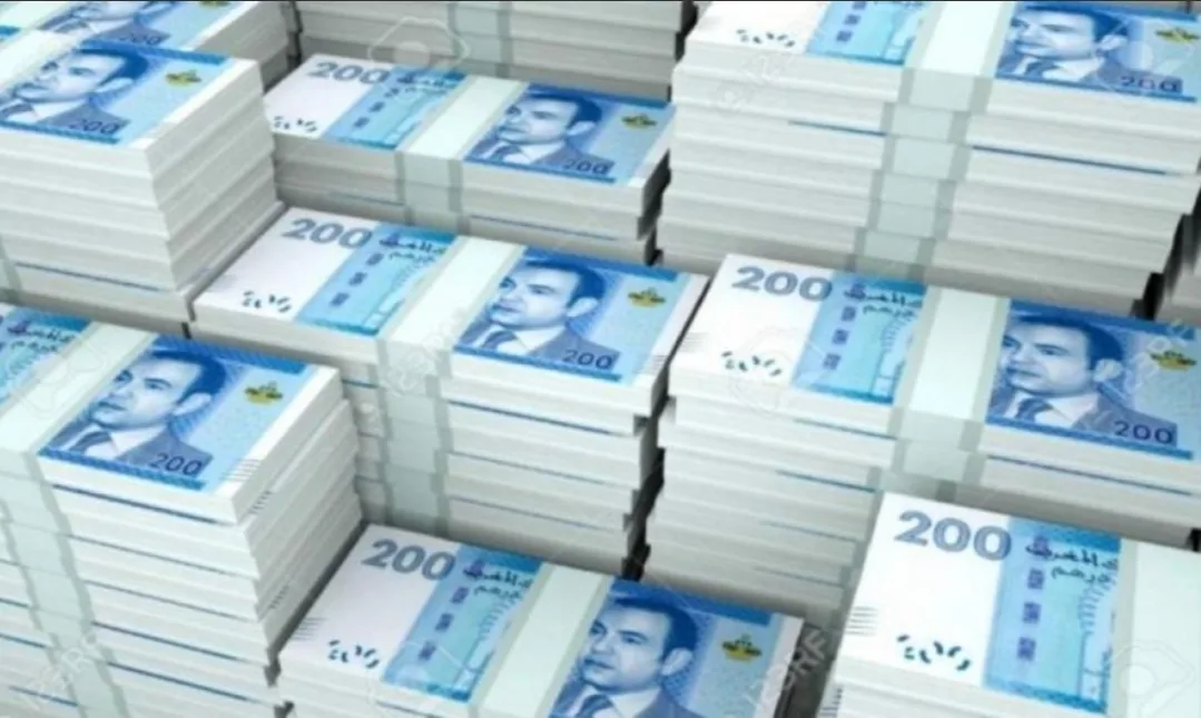 وجدة :    أموال الدولة تم نهبها … فضيحة بالملايير تهزّ الجمعية السكنية لرجال التعليم واتهامات لمقاول وموثقة تثير تَساؤلات الحماية !