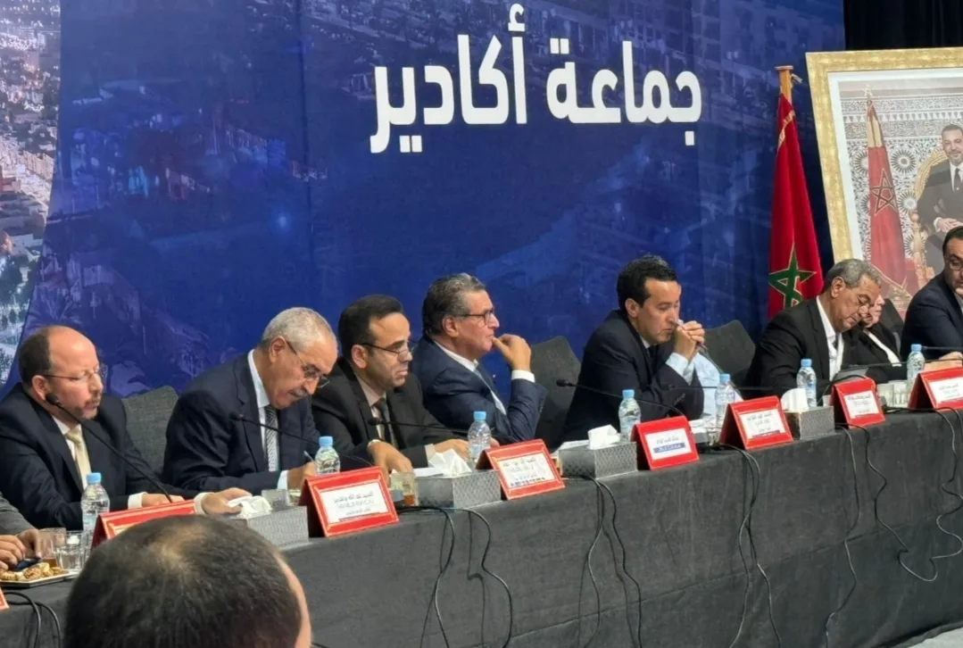 قبل مغادرته رئاسة الحكومة … أخنوش يغرق مدينته أكادير بمشاريع ملاعب رغم توفر المدينة على منشآت كبرى